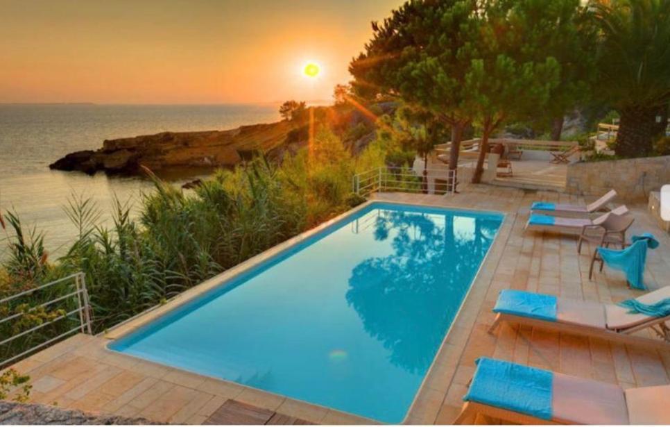 Villaparadiso Beach Front Villa Makris Gialos อาร์กอสโตลี ภายนอก รูปภาพ