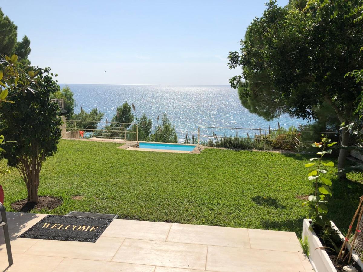 Villaparadiso Beach Front Villa Makris Gialos อาร์กอสโตลี ภายนอก รูปภาพ